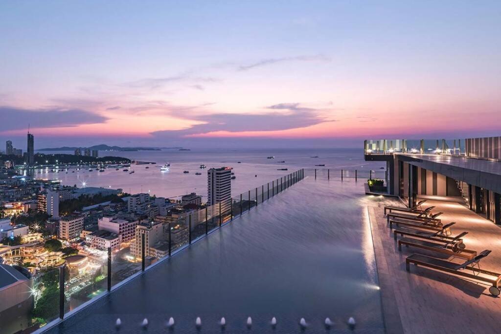 The Base Condo Center Of Pattaya Rooftop Swimming Pool Экстерьер фото