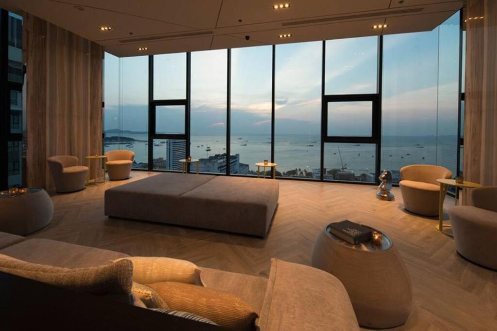 The Base Condo Center Of Pattaya Rooftop Swimming Pool Экстерьер фото