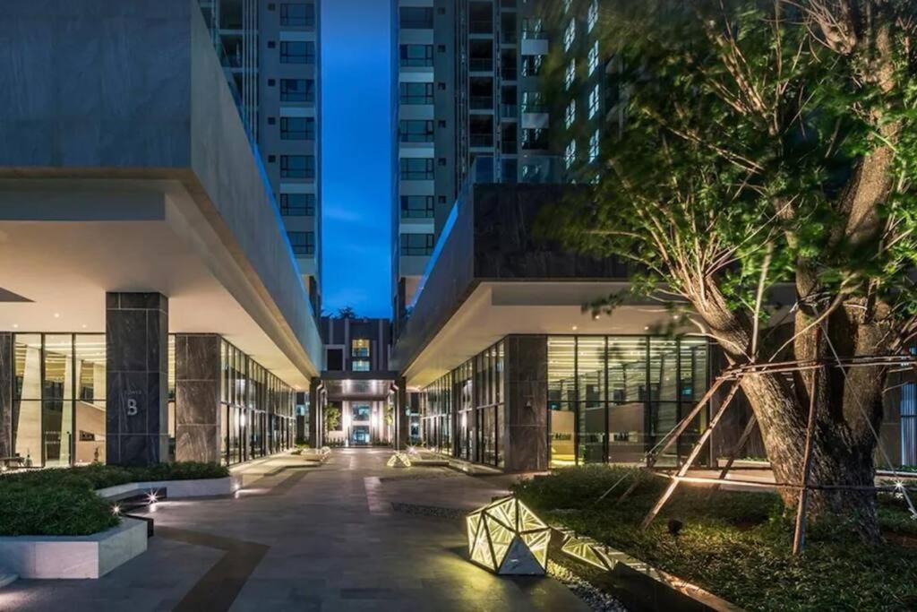 The Base Condo Center Of Pattaya Rooftop Swimming Pool Экстерьер фото