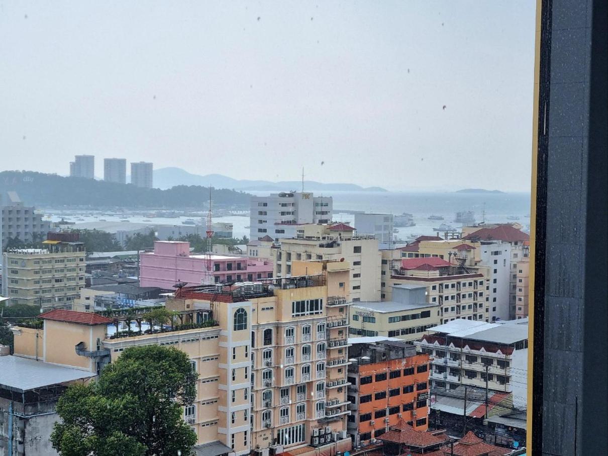 The Base Condo Center Of Pattaya Rooftop Swimming Pool Экстерьер фото